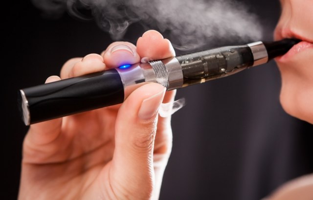 Pušenje e-cigareta znatno poveæava rizik od korone